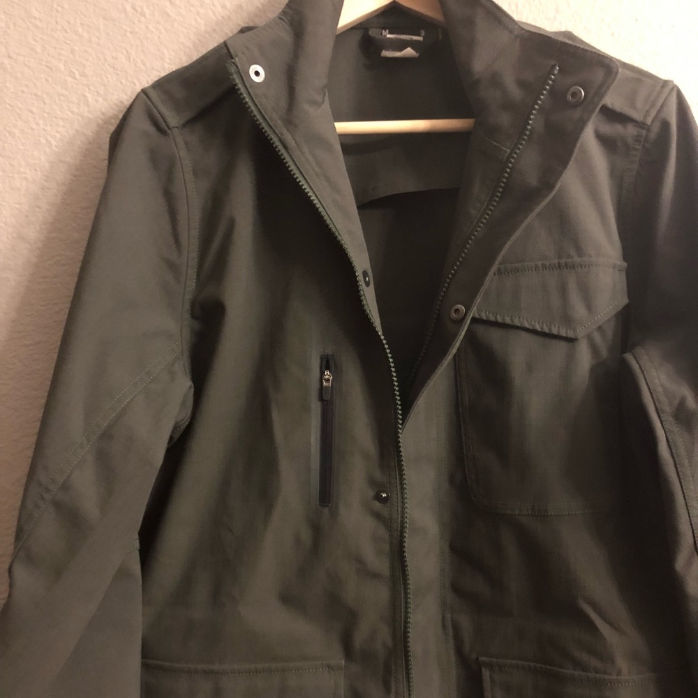 Large men’s under armour jacket